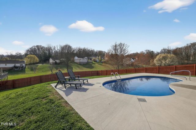 105 Meadow Court, Gray, TN 37615