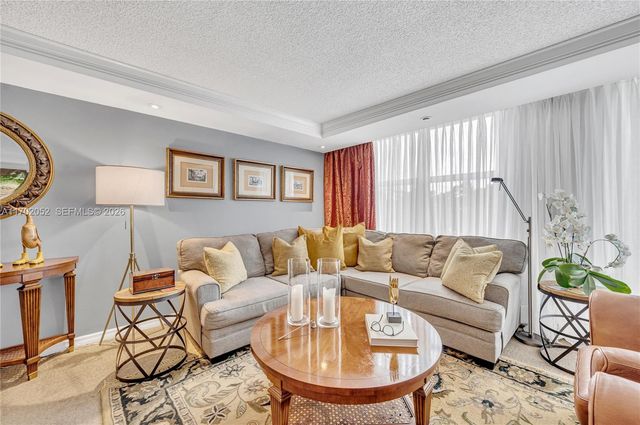 10000 W Bay Harbor Dr 401, Bay Harbor Islands, FL 33154