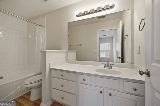 1707 Oakbrook Lane NW, Kennesaw, GA 30152