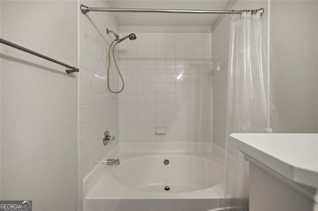 1707 Oakbrook Lane NW, Kennesaw, GA 30152