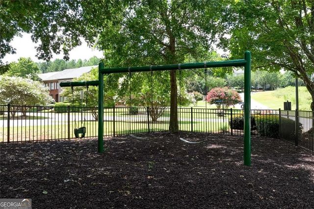 1707 Oakbrook Lane NW, Kennesaw, GA 30152