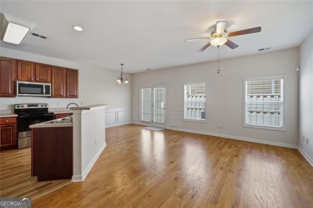 1707 Oakbrook Lane NW, Kennesaw, GA 30152