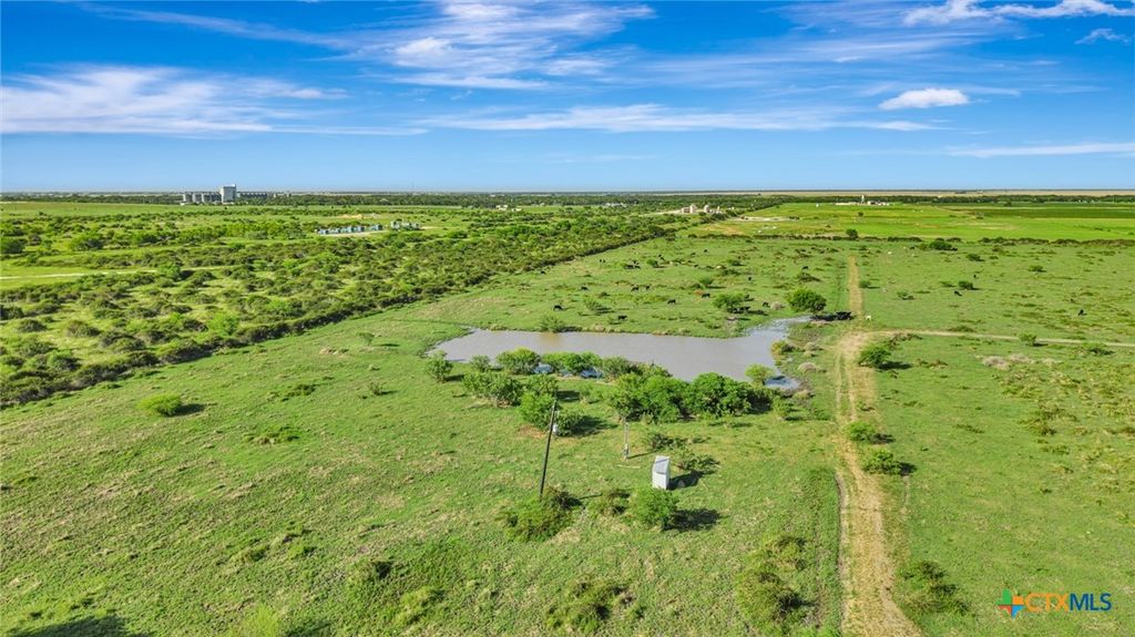 Image 5 of property listing at 000 Sunray Road, Victoria, TX 77905