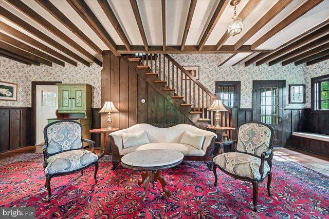 90 OAK LN, Pocono Manor, PA 18349