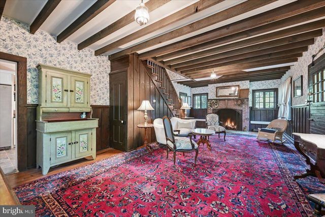 90 OAK LN, Pocono Manor, PA 18349