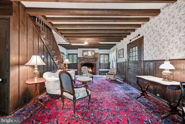 90 OAK LN, Pocono Manor, PA 18349