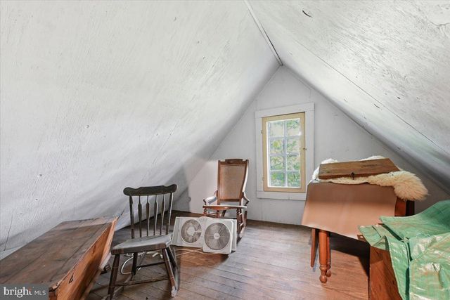 90 OAK LN, Pocono Manor, PA 18349