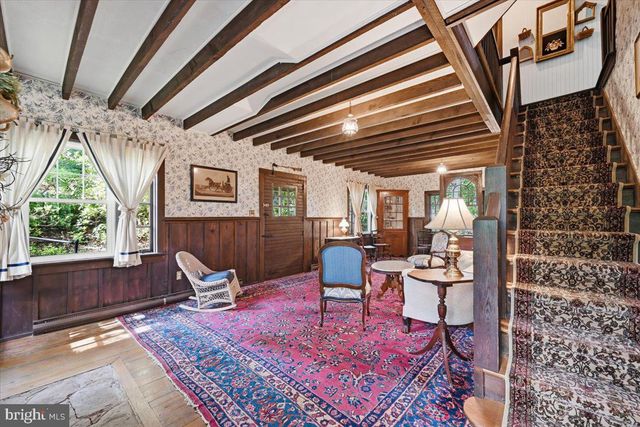 90 OAK LN, Pocono Manor, PA 18349
