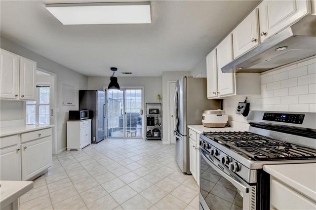 370 Manor Glen Drive, Suwanee, GA 30024