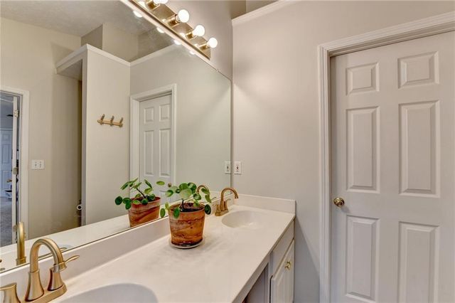 370 Manor Glen Drive, Suwanee, GA 30024