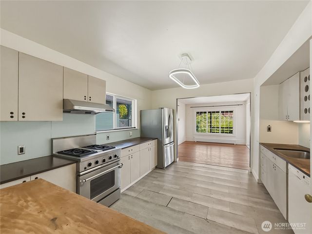 3526 S Bennett Street, Seattle, WA 98118