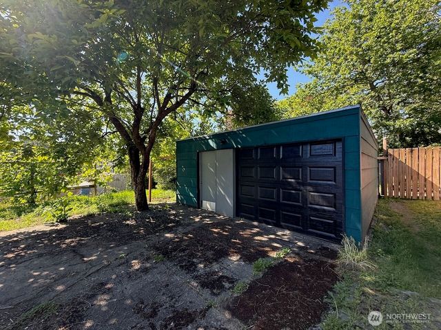 3526 S Bennett Street, Seattle, WA 98118