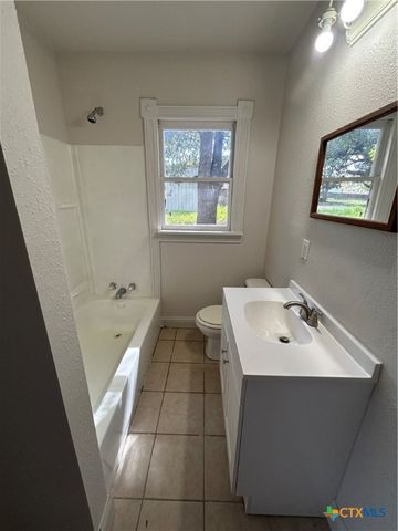 236 Hilltop Drive, Victoria, TX 77905