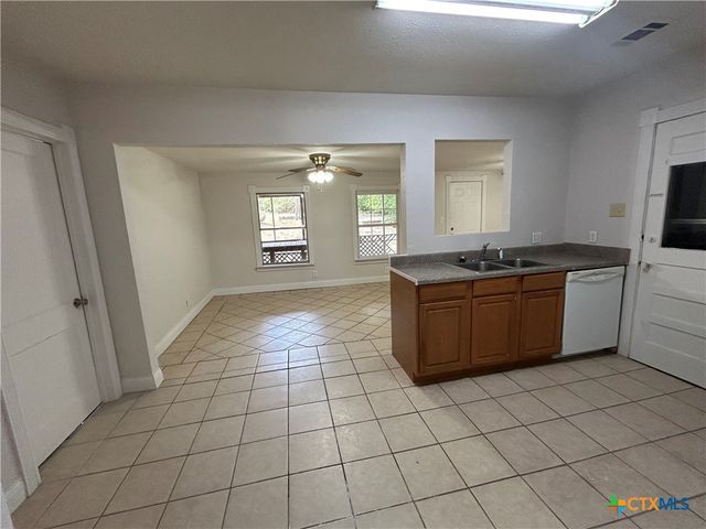 236 Hilltop Drive, Victoria, TX 77905