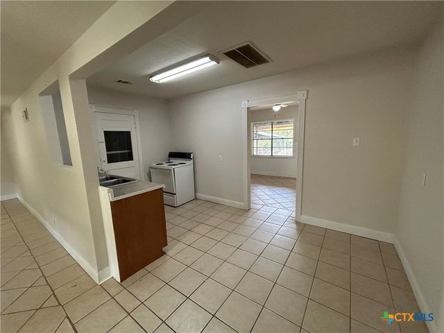 236 Hilltop Drive, Victoria, TX 77905