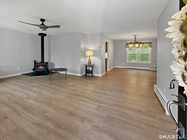 27 Lakes Pond Road, Waterford, CT 06385
