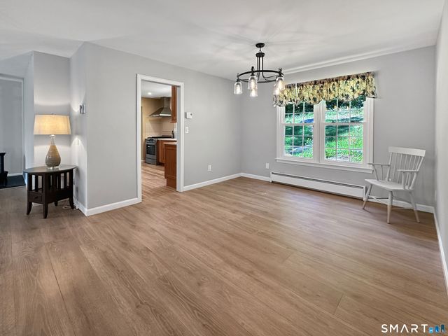 27 Lakes Pond Road, Waterford, CT 06385