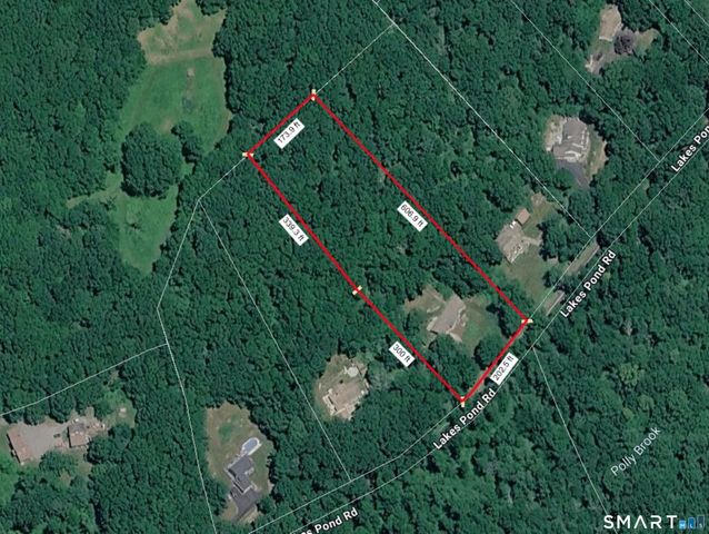 27 Lakes Pond Road, Waterford, CT 06385