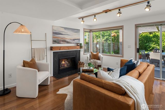 11280 Marine View Drive SW, Seattle, WA 98146