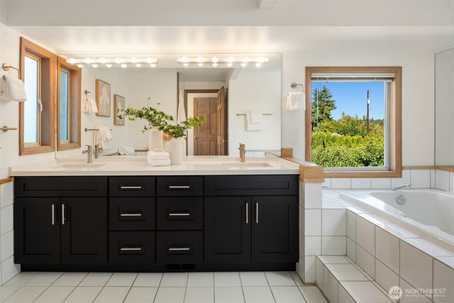 11280 Marine View Drive SW, Seattle, WA 98146