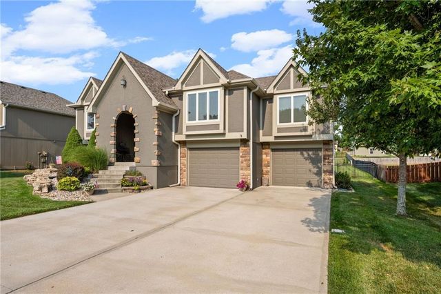 911 Chisam Road, Kearney, MO 64060