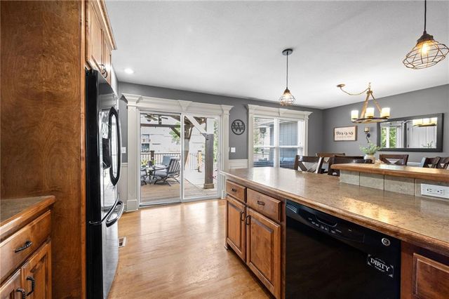 911 Chisam Road, Kearney, MO 64060