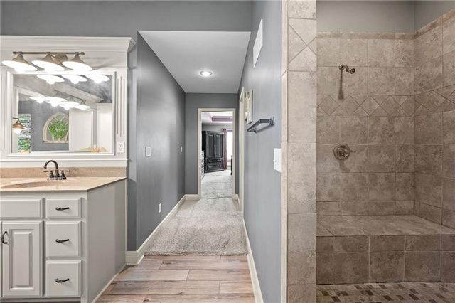 911 Chisam Road, Kearney, MO 64060