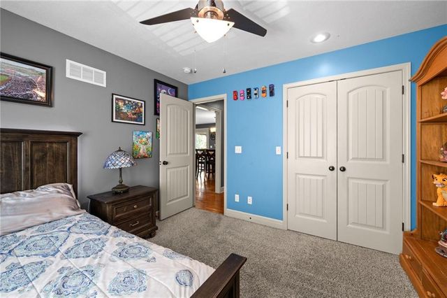 911 Chisam Road, Kearney, MO 64060