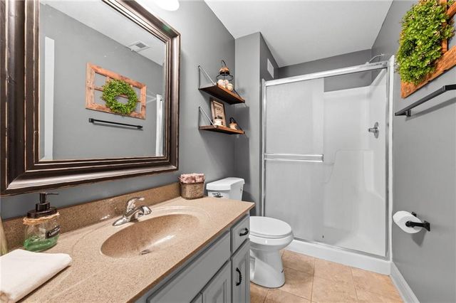 911 Chisam Road, Kearney, MO 64060
