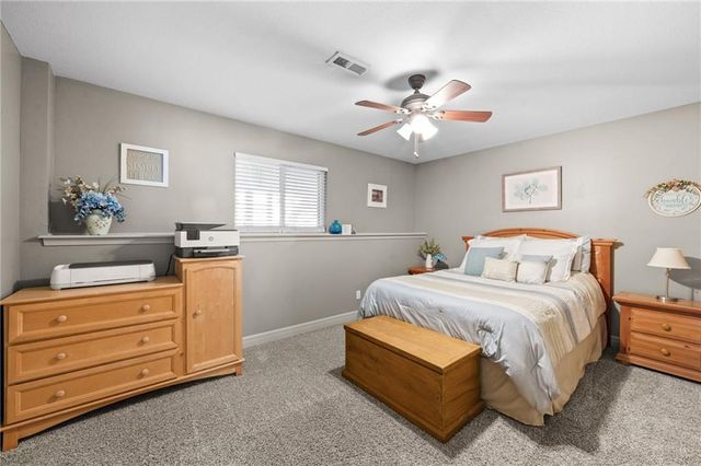911 Chisam Road, Kearney, MO 64060