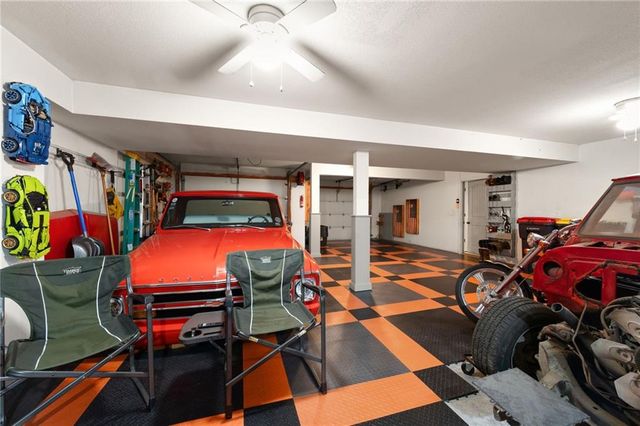 911 Chisam Road, Kearney, MO 64060