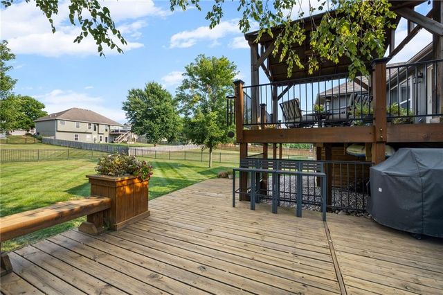 911 Chisam Road, Kearney, MO 64060