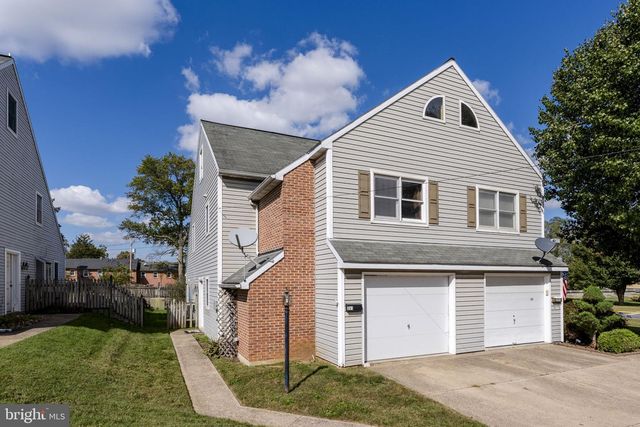 391 E JACKSON ST, New Holland, PA 17557