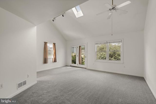 391 E JACKSON ST, New Holland, PA 17557