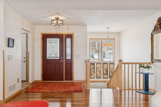 2215 Greenfield Drive E, Northfield, MN 55057