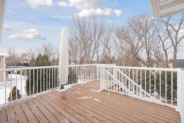 2215 Greenfield Drive E, Northfield, MN 55057