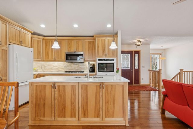 2215 Greenfield Drive E, Northfield, MN 55057