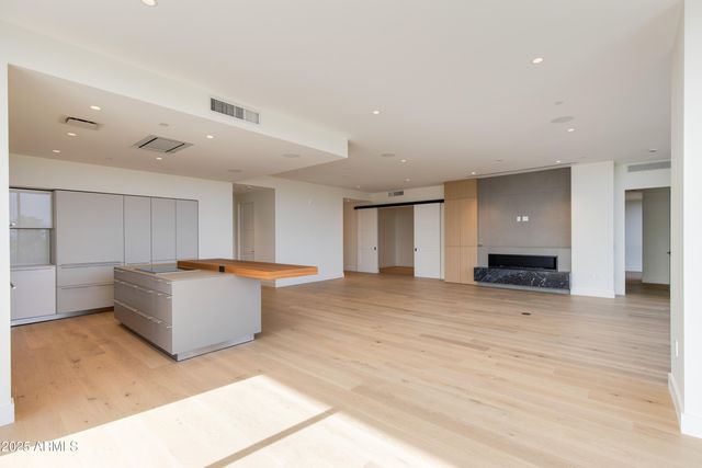 4849 N Camelback Ridge Drive A202, Scottsdale, AZ 85251