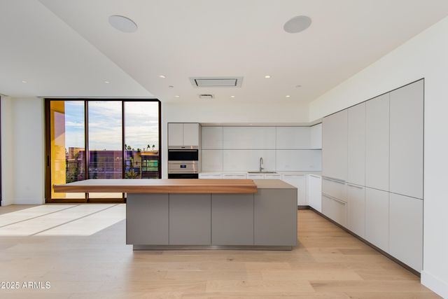 4849 N Camelback Ridge Drive A202, Scottsdale, AZ 85251