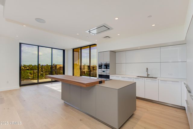 4849 N Camelback Ridge Drive A202, Scottsdale, AZ 85251