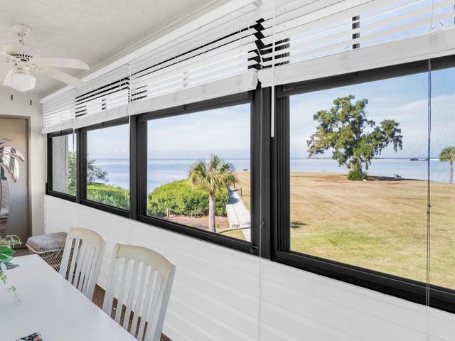 656 WINDRUSH BAY DRIVE 656, Tarpon Springs, FL 34689