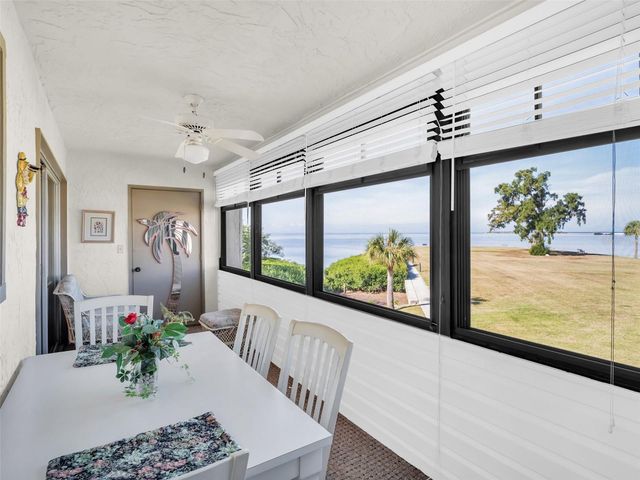 656 WINDRUSH BAY DRIVE 656, Tarpon Springs, FL 34689