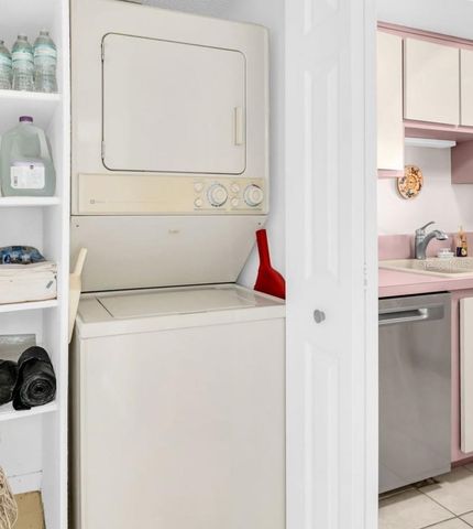 656 WINDRUSH BAY DRIVE 656, Tarpon Springs, FL 34689