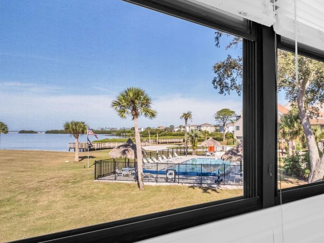 656 WINDRUSH BAY DRIVE 656, Tarpon Springs, FL 34689