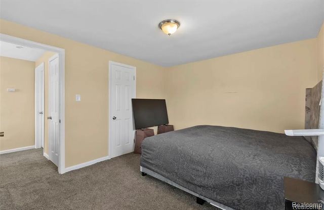 18512 Schaefer Highway, Detroit, MI 48235