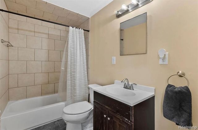 18512 Schaefer Highway, Detroit, MI 48235