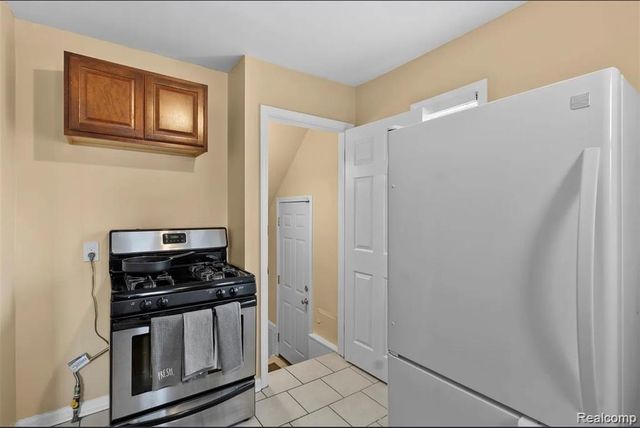 18512 Schaefer Highway, Detroit, MI 48235