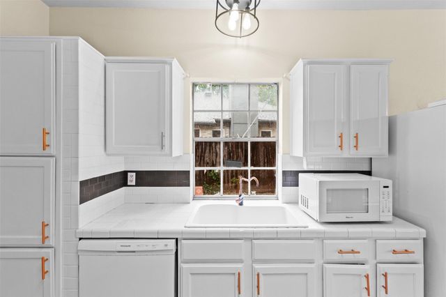11105 Forest Breeze, Live Oak, TX 78233