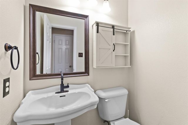 11105 Forest Breeze, Live Oak, TX 78233