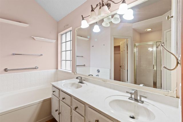 11105 Forest Breeze, Live Oak, TX 78233